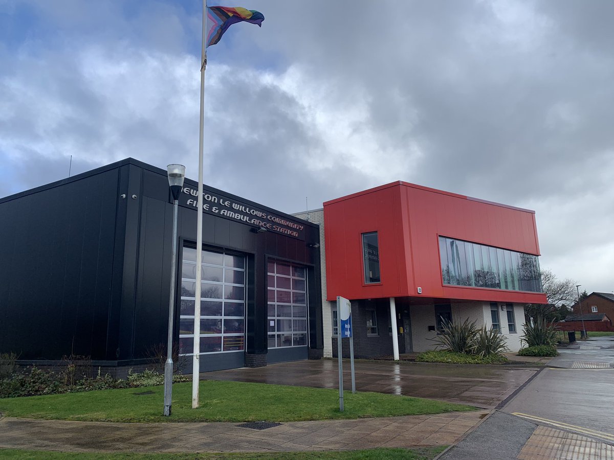 NWAmb_Steve's tweet photo. A visit to Newton Le Willows this morning to see one of the team - great conversation and pleasing to hear the work going on in the sector 👍💚👏 #CMEast #Leadership @NWAmbulance https://t.co/mFc4L2OGPX