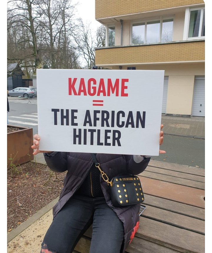 chastegahunde's tweet photo. La photo du jour @EUinRW @coe @EU_Commission @eu_eeas @EmmanuelMacron @JY_LeDrian @vpecresse @ZemmourEric @MLP_officiel @Europarl_EN @_AfricanUnion @KemiSeba1 @UN_HRC @mbachelet @JoeBiden @commonwealthsec @CHRI_INT @FCDOGovUK @USAmbRwanda @BelgiumRwanda @Pontifex @OIFrancophonie https://t.co/rhs3kuunXN