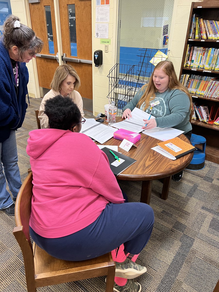 It is exciting to see Wedowee Elem &amp; Middle Faculty digging into the 2021 ELA COS Phonic/Fluency Standards. There is growth with shared understanding!@Alabama_Reading <a href="/AlabamaAchieves/">Alabama State Department of Education</a> @LibbyFrankelARI @DrGloverARI
