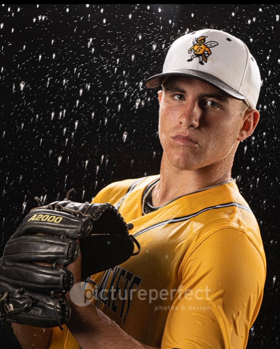 sarahetaylor123's tweet photo. Can’t wait for the baseball season to start! ⚾️🐝

Yellow Jackets have unfinished business🙌🏻

#shsbaseball #sidneyyellowjackets #unfinishedbusiness https://t.co/0XMogl0IbD