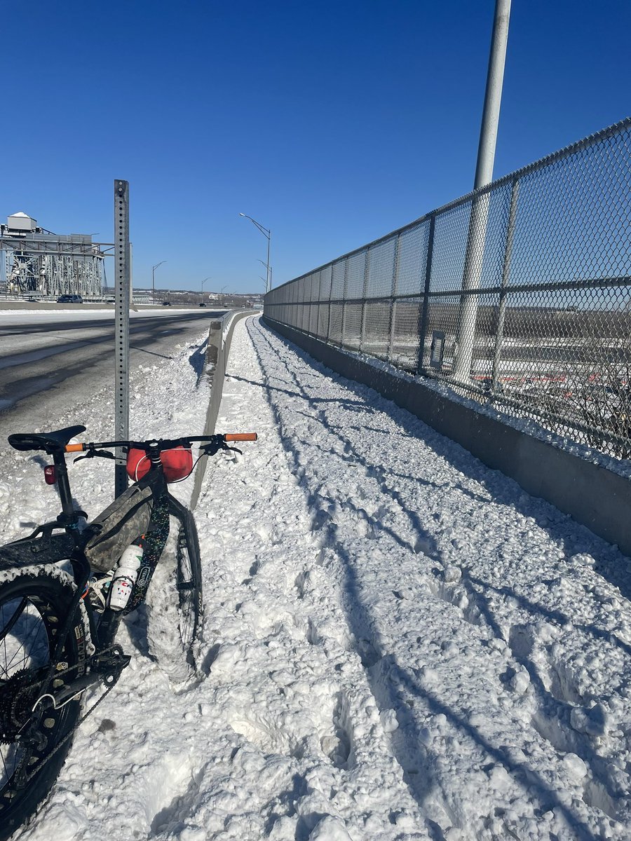 OneEyedz's tweet image. Although at this point I would hope that they know… @MoDOT_KC please add the #HOABridge protected bicycle/pedestrian lane to your to do list. (Probably the Fairfax &amp;amp; Chouteau ones as well). Please &amp;amp; Thank You. #KeepUpTheGoodWork @KCMO #recordsnowfall