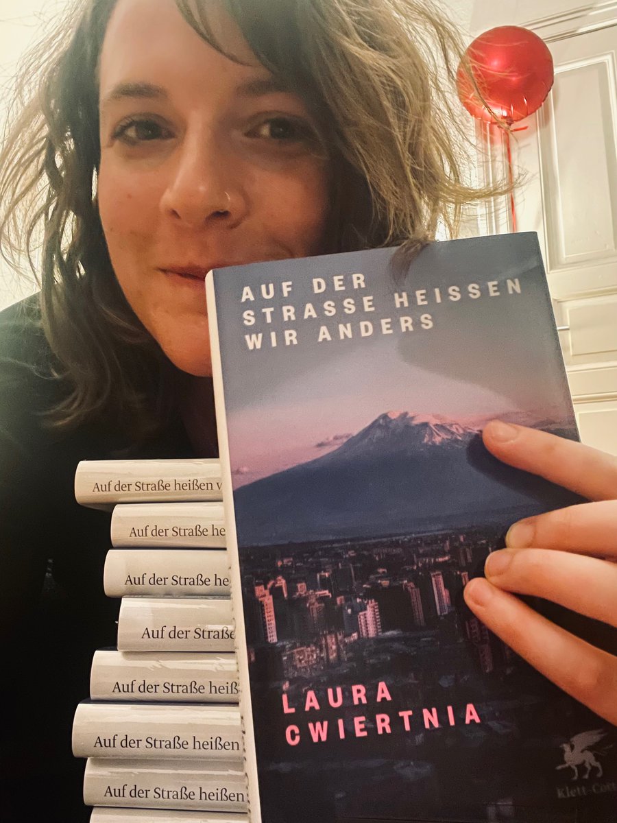 Gilda Sahebi on Twitter "RT LauraCwiertnia Es ist soweit, erscheint „auf der Straße