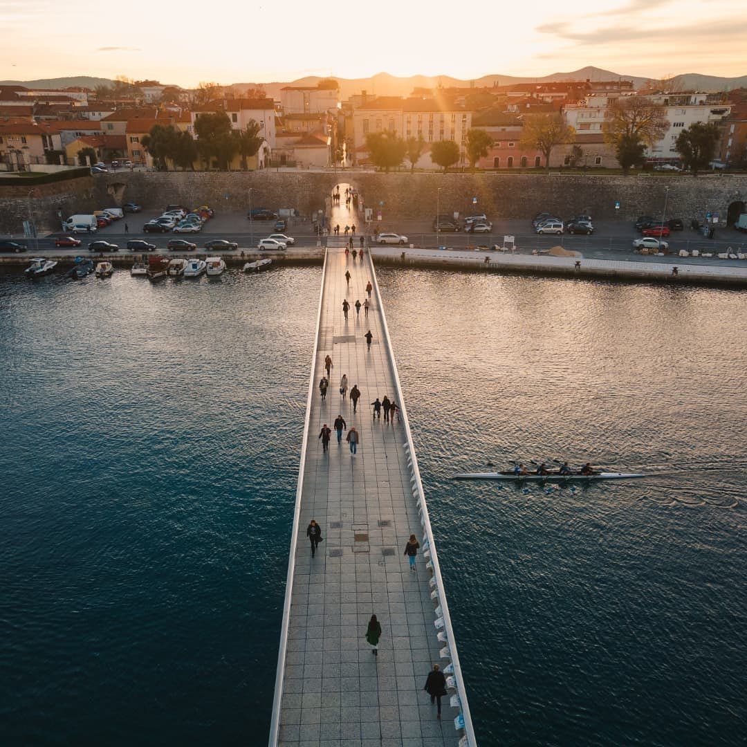 almayerhotel's tweet photo. | 𝑇ℎ𝑒 𝑆𝐸𝐴 𝑎𝑛𝑑 𝑡ℎ𝑒 𝐶𝐼𝑇𝑌 💙⁠
.⁠
Wonderful aerial photo of #Zadar 📸@tanjablaslov
via @likezadar
.⁠
.⁠
.⁠
#almayerhotel ⁠
#almayer⁠
#almayermoments⁠
#almayerexperience⁠ https://t.co/J9uWsc1byG