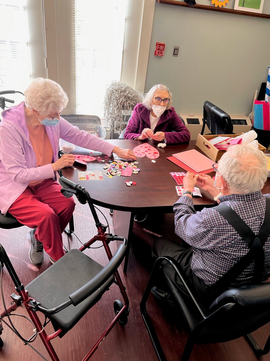 RiverPointeHC's tweet photo. Our residents enjoyed making valentine crafts this week. https://t.co/HWFhXAWbHm