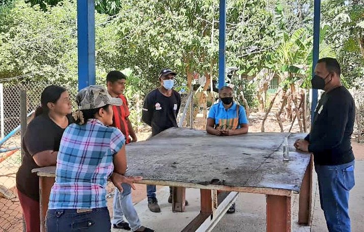 #EnDesarrollo || Gte de la planta de llenado Wilian Lara <a href="/ronnimgas/">Ronni Martinez</a>, realiza mesa de trabajo con líderes Comunales de la Población de #Corozopando, en aras de optimizar el servicio de gas doméstico en la población, dando cumplimiento a las orientaciones del G/D <a href="/Goncalvez211/">José D Goncalvez</a>.