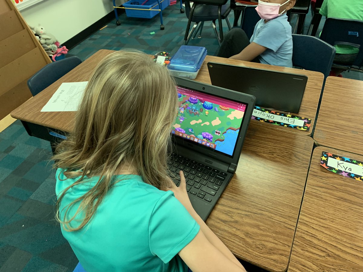 First grade students working on Math online. They did a great job explaining how to navigate the website. <a href="/GattisRRISD/">GattisRRISD</a> <a href="/RRISDTech/">RoundRock Technology</a>