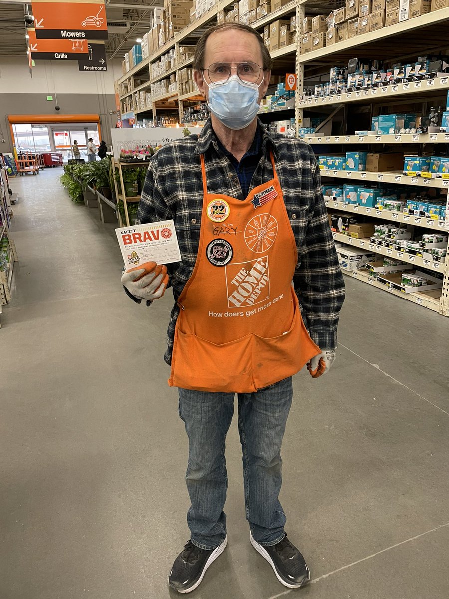 Thank you Gary for setting an example to our new hires and always working with your safety gloves! Reducing the amount of cuts and lacerations. Keep on rockin <a href="/DianaSundermann/">Diana Sundermann</a> @OscarM_8523 @Fuerstenberg15 <a href="/Danny_Houze/">Danny Houze</a>