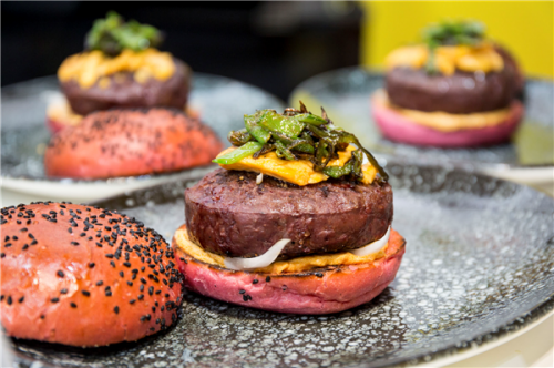MEDIATOOLStv's tweet photo. Top hamburgers, Asturian “Cachopo”, steak tartar and Ibérico acorn-fed ham cutting contest, in an astonishing display of #Spain’s high-quality #meatsector, at the 35th #SalonGourmets @SalonGourmets to be celebrated in #Madrid April 25 to 28 at @IFEMA
https://t.co/9lbkp9zcQh https://t.co/77OMcPNfTP