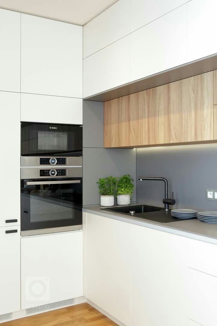 id_maaria's tweet image. من الأمور العملية واللي تزيد من جمالية المطبخ هي الفرن والمكرويف (البلت ان) 👌🏼✨ 

تكون من الدواليب ولازم نراعي ارتفاعها  في الحد المعقول، لا مرتفعه ولا منخفضه 🤍

#تصميم_داخلي