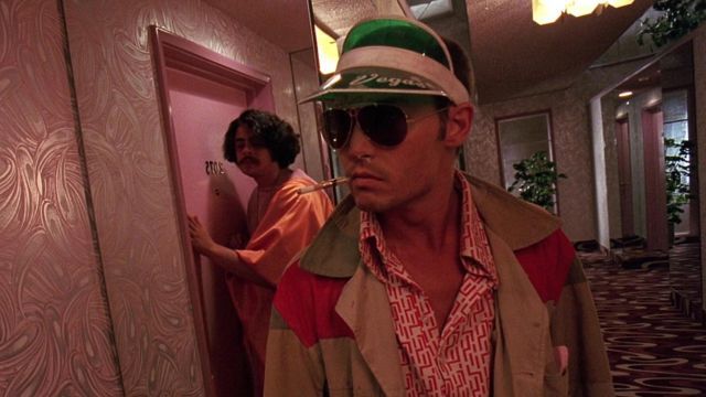 Хантер томпсон и джонни депп. Страх и ненависть в лас-вегасе джонни депп. Рауль дюк. Страх и ненависть в лас-вегасе джонни депп. Джонни депп рауль дюк.