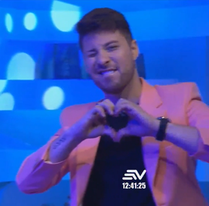 Maya_2146's tweet photo. Voy a extrañar mucho verlos juntos, los veo como hermanitos. ❤️✨ #EnContactoConShirley #AlDíaConShirley https://t.co/RuAnZrDwOo