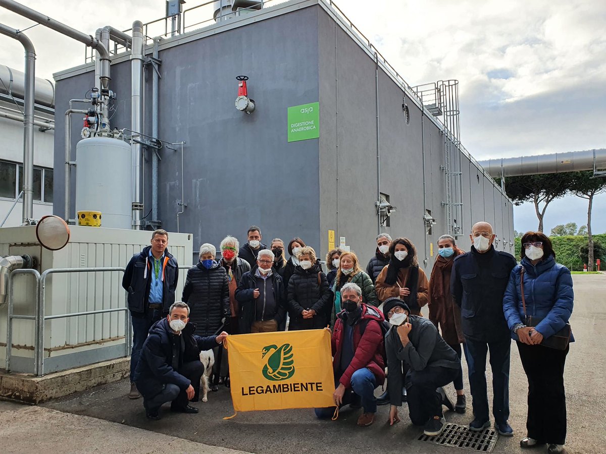 Le materie più recuperate nel Lazio: Organico il 34%, Carta/Cartone 26%, Vetro 15,7%, fondamentali i biodigestori anaerobici per l’organico, nel Lazio avremo bisogno di impianti sufficienti a trasformare 1 milione di tonnellate annue in biometano e compost facebook.com/30209577654648…