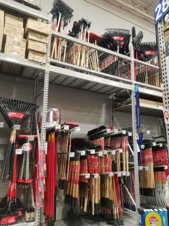 lowes2731's tweet photo. WOW what a great job with overhead organization from Tina and  MST crew on long handle tools in 2731 Patchogue. Straight and safe great idea Tina and team!! @Legler1363 @milanojames22 @NinaBianchi1 https://t.co/BTlJskIRb5