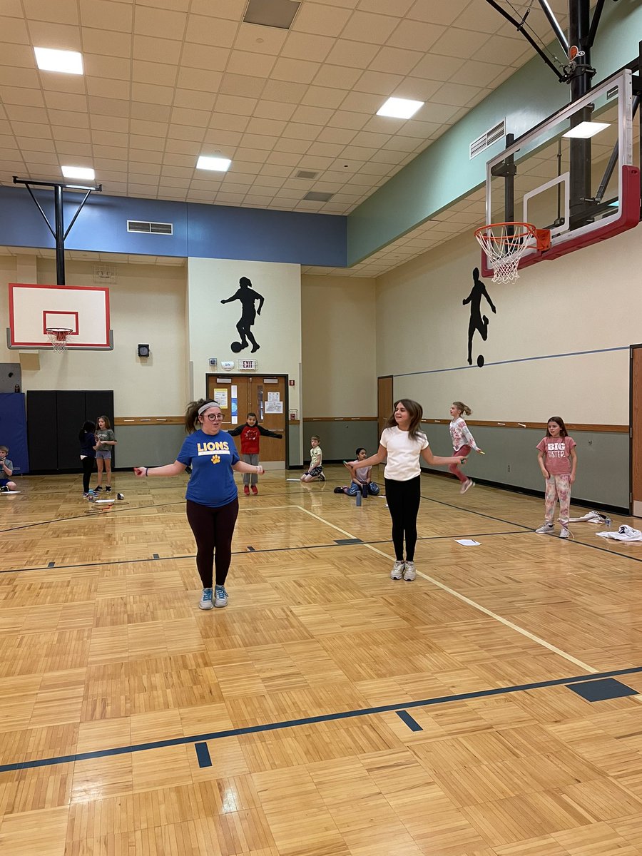 MrsBurkes_Class's tweet image. Yep, Mrs. B jump roped for heart today! I got a good 250 jumps in, partnering with third grader Maggie in Mrs. Hewitt’s class (and a few friendly contests with my 4ths!). @myccs