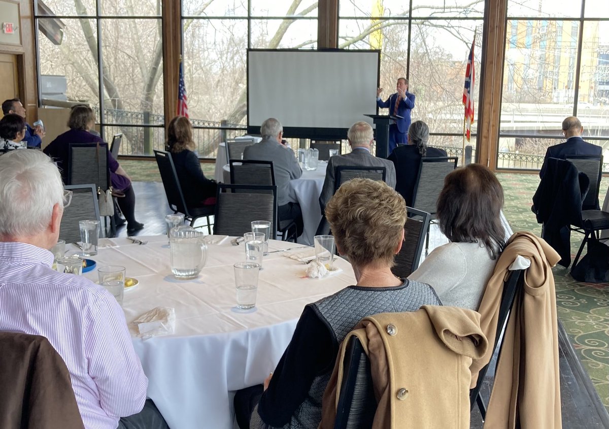 SandyTheis's tweet photo. John Cranley tells of his economic plans for Ohio: an energy dividend, legalize and tax marijuana and says he sees pot “as a business, not a crime.” https://t.co/sWbaXLpHoz