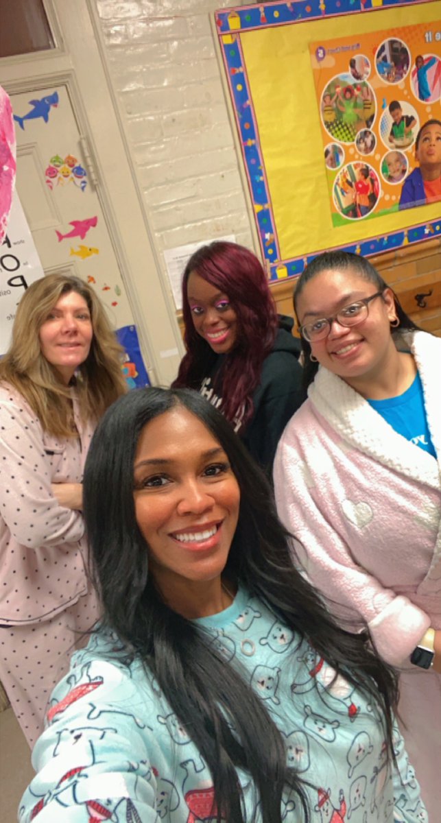 BetancesOwls's tweet photo. Staff @BetancesOwls  have school pride and participated with the students during the spirit week #selfie #beingarolemodel @HPSchools https://t.co/DSIXvQ2HiQ