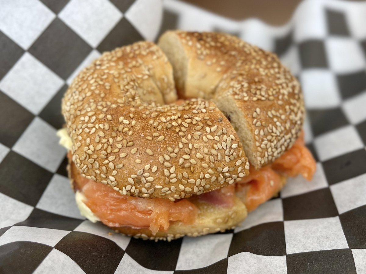 PaulSGundlach's tweet photo. Can’t beat a visit to @BagelGuysDeli while down in Long Branch on the Jersey Shore. https://t.co/WGEg0bTzl4