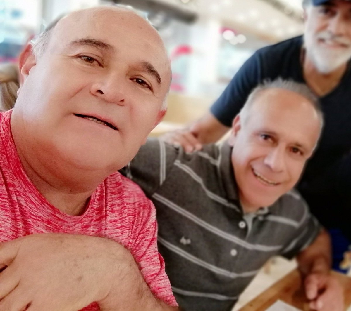 CFACentroUnion's tweet photo. Suponiendo que Solari salga del equipo,yo elegiría una de estas 3 duplas para dirigir al Club América.
DT @cesilio6, Tena, auxiliar.
DT @Potropegaso21, @MarcoSanchezY5 auxiliar
DT @elcabezaluna, Cristóbal auxiliar.
Que opinan señores? https://t.co/AAdWZp0dyC