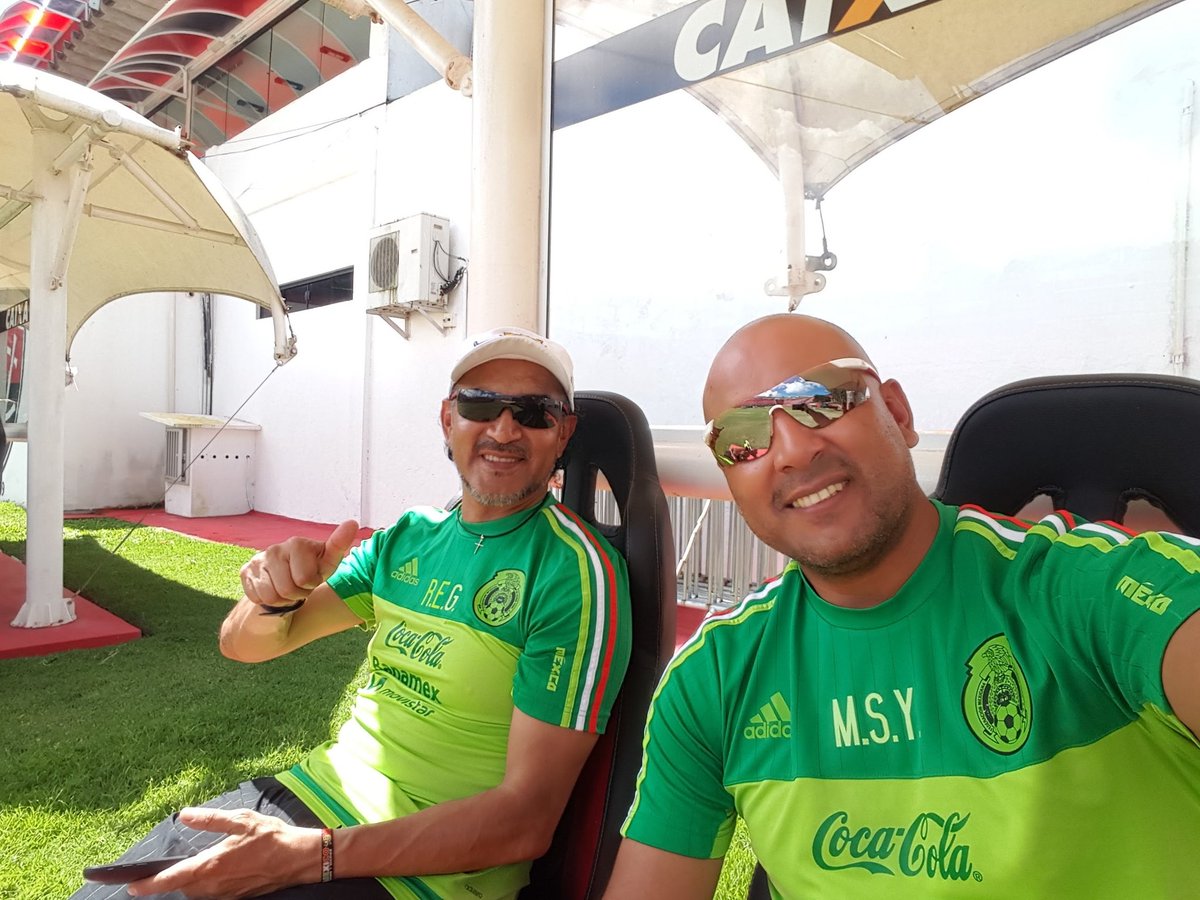 CFACentroUnion's tweet photo. Suponiendo que Solari salga del equipo,yo elegiría una de estas 3 duplas para dirigir al Club América.
DT @cesilio6, Tena, auxiliar.
DT @Potropegaso21, @MarcoSanchezY5 auxiliar
DT @elcabezaluna, Cristóbal auxiliar.
Que opinan señores? https://t.co/AAdWZp0dyC