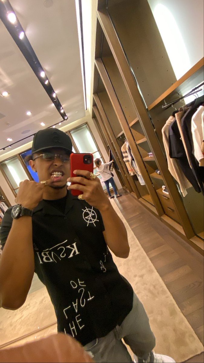 papi_eddie2424's tweet photo. Papi 💫〽️ Y$ https://t.co/sQB1qafVRn