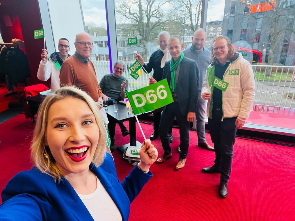 D66Doetinchem's tweet photo. Team D66 bij @OmroepGLD #gldstemt! 💪✅ https://t.co/9yahJcyB1T