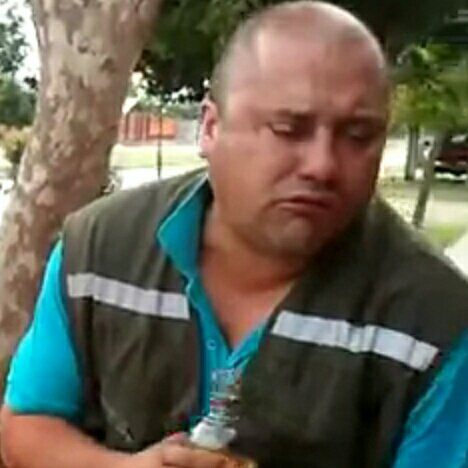 Cuando me corto el pelo al rape

Como pienso que me veo / como me veo realmente