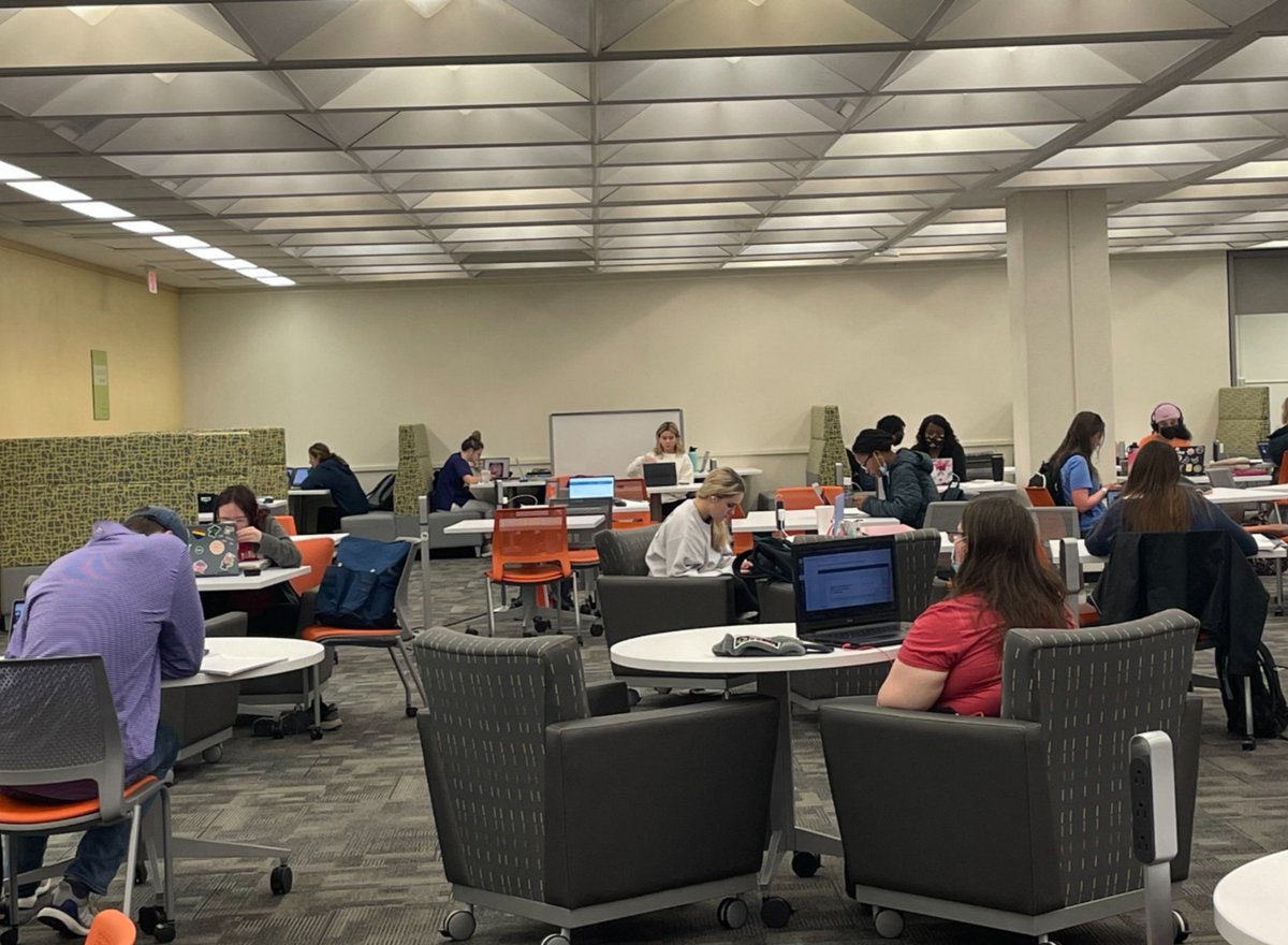 clemsonlibrary's tweet photo. It's always great seeing students studying and doing homework to achieve their goals at Cooper Library! Always remember to "Dream big, stay positive, work hard, and enjoy the journey"- Urijah Faber
#Success #Clemson #Clemsonlibraries #GoTigers https://t.co/eVzPTTB8tq