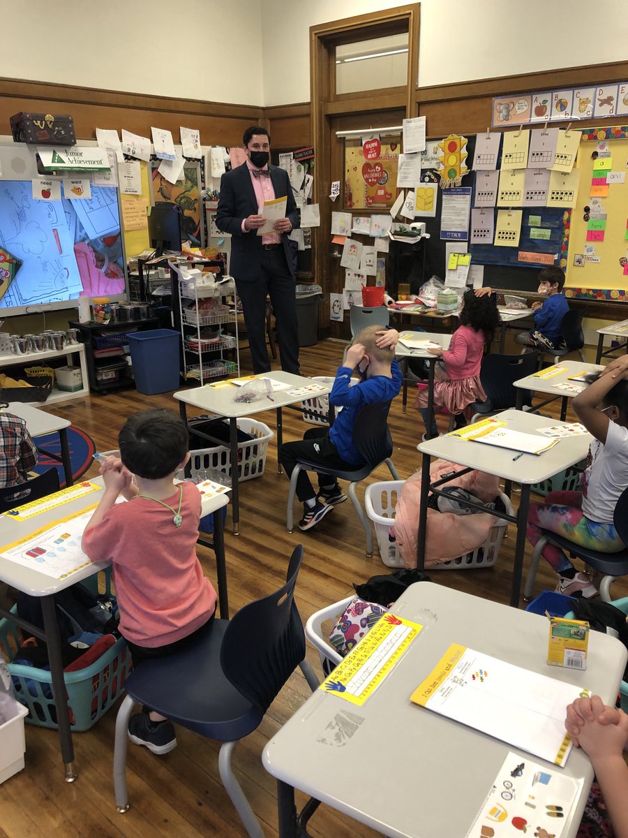 MrsStinson_K's tweet photo. Mr. Hadley presented on needs and wants today for Junior Achievement. The students did a great job drawing their own needs and wants and explaining why they chose it. ⁦@TroySchool18⁩ ⁦@TCSD⁩ https://t.co/mkyA1pA4Gu