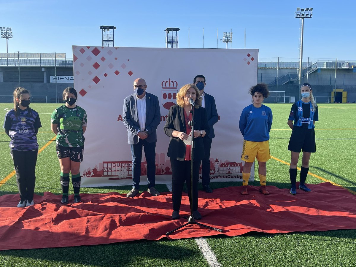 cdeamistad's tweet photo. FEMENINO 🚺

Hoy hemos estado presentes en la reinauguración del campo de fútbol “Iker Casillas”. 

Hemos disfrutado de buen fútbol femenino 💚⚽️

Gracias al @AytoAlcorcon y @AlcorconDeporte por la invitación. https://t.co/EqZyKO87NZ
