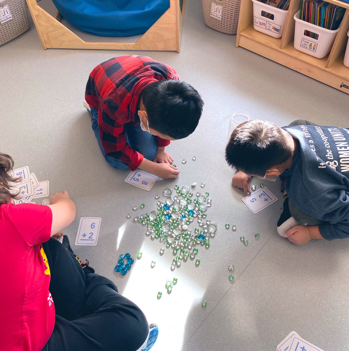 AnessaEckert's tweet photo. This fun Friday called for a few hands on math stations 🙌🏻 Engagement all around! #handsonmath #engagingmath #elementarymath https://t.co/SaHPNllWSk