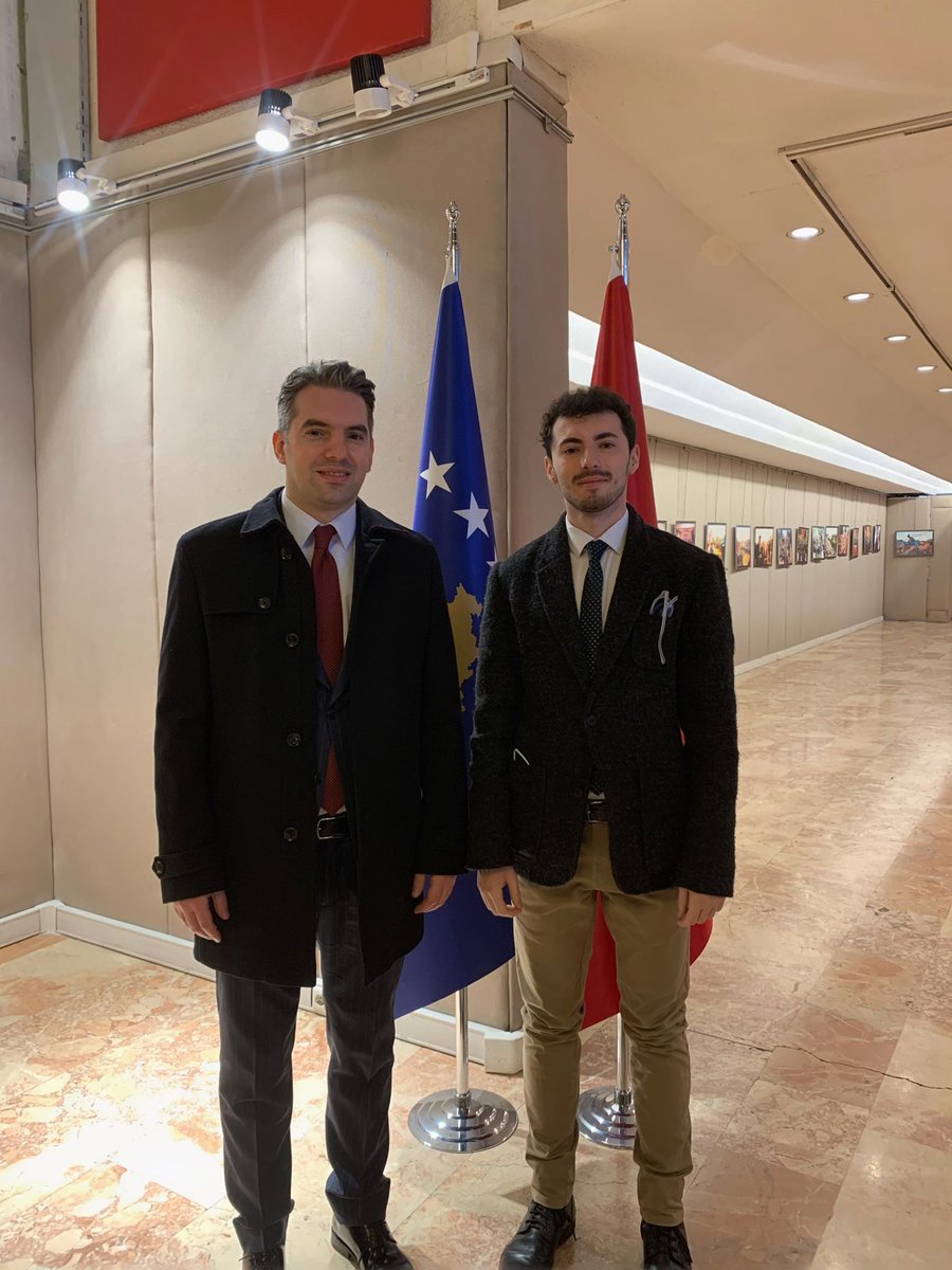 TurBalYouthNet's tweet photo. Başkanımız Sn. Enes Kryeziu, Kosova Cumhuriyeti Ankara Büyükelçiliği davetiyle, Kosova’nın bağımsızlığının on dörtüncü yıldönümü münasebetiyle yapılan sergiye katıldı. https://t.co/nbe68vvDBa