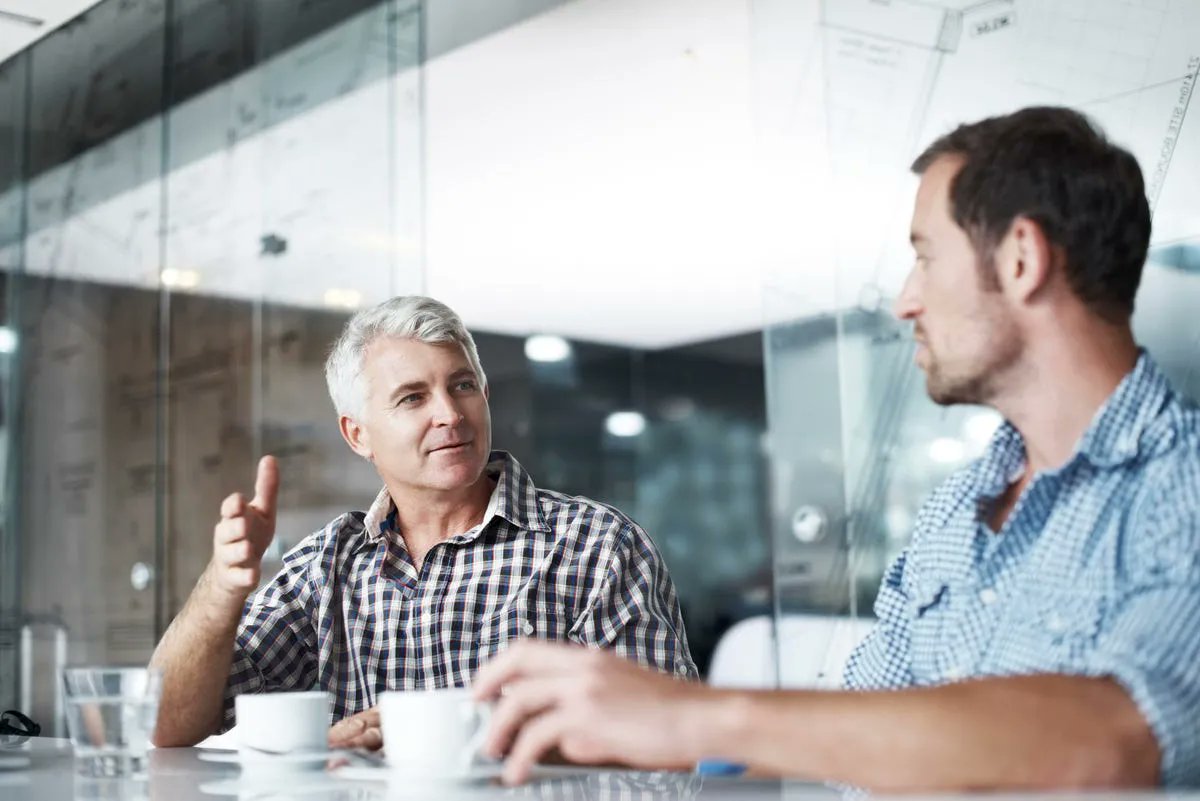 BevThorne's tweet photo. New leaders face the challenge of giving critical and constructive feedback to their team members. It is often a challenge on how to best deliver feedback, so here are three helpful strategies to consider: https://t.co/GsNqa4gNbA https://t.co/hIRAaKbo3M