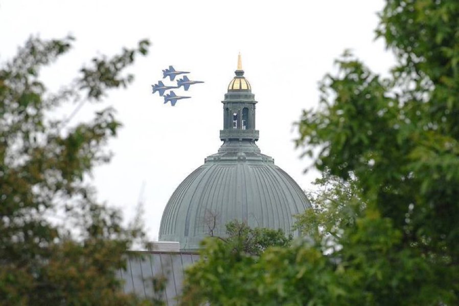 bobguest's tweet photo. #gonavy #beatarmy https://t.co/AqBIaUMalj