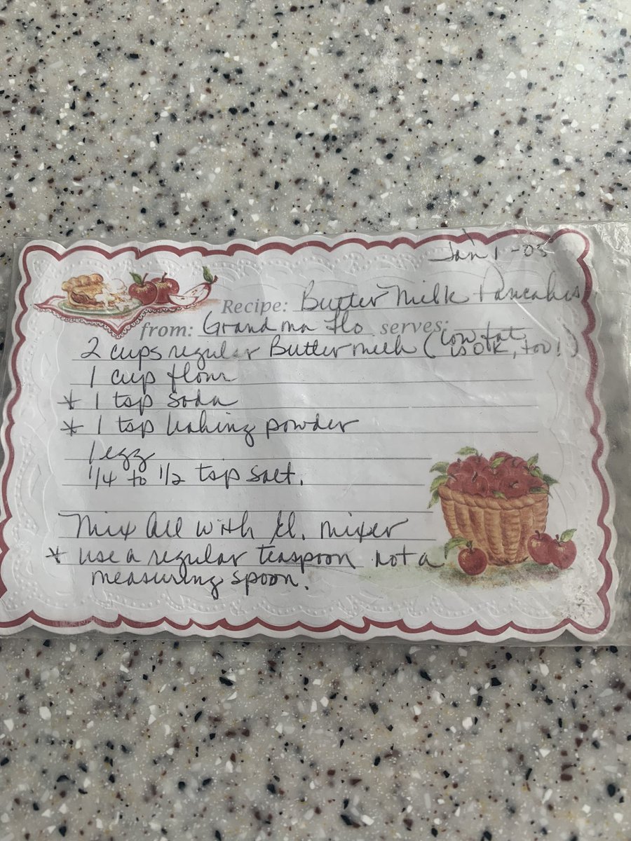 One of us is NOT going to make it through this Blue Devil snow day! Trying to make Gramma Flo’s famous Habbyshaw pancakes and someone is impatient! 🐾🥓🥞 💙