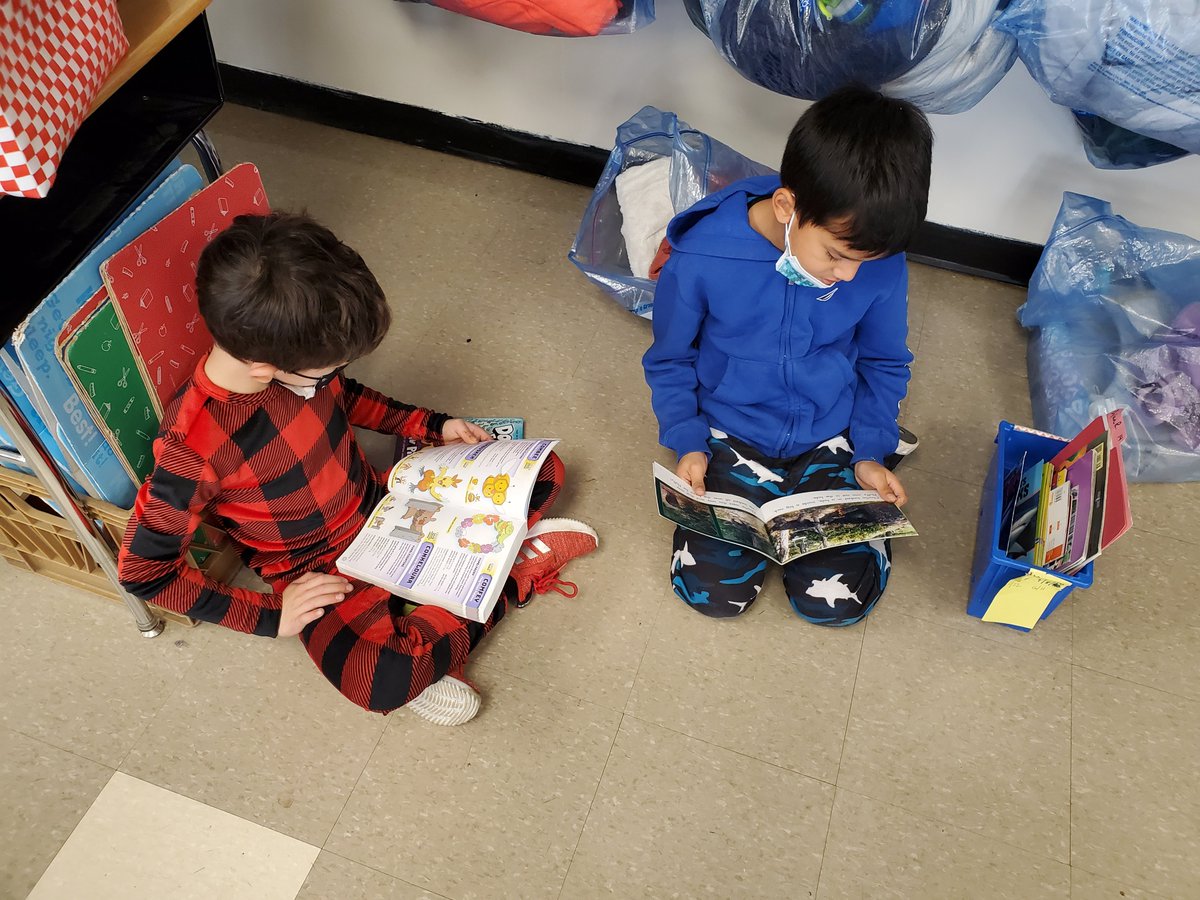 2ndViola's tweet photo. Rockland Read In 2022!! https://t.co/z08acmk80I