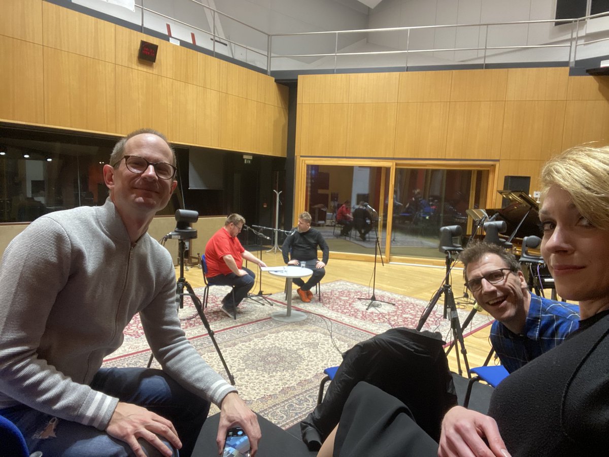 “Sodoben človek ne more brez Številk!” 
Tokac, ⁦<a href="/DandBand/">Dan D</a>⁩ v ⁦<a href="/stevilkeMMC/">Številke</a>⁩
Vsi, ki smemo biti, smo tu! 
⁦<a href="/ljkucic/">Lenart J. Kucic</a>⁩ 
⁦<a href="/DavorinPavlica/">Davorin Pavlica</a>⁩ 
⁦<a href="/lavkeri/">Slavko Jerič</a>⁩ 
#krasno 
⁦<a href="/RTV_Slovenija/">RTV Slovenija</a>⁩