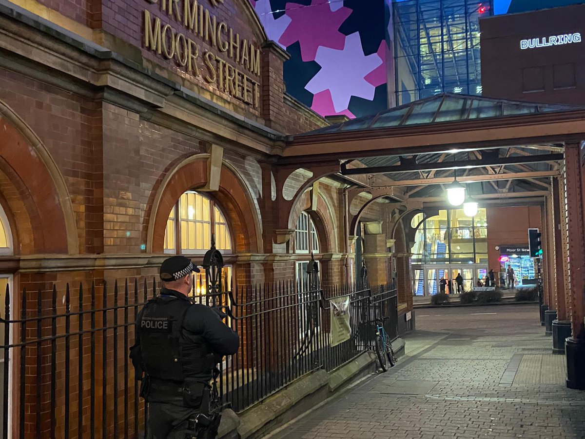 Our officers on patrol at @chilternrailway Birmingham Moor Street Station this evening. Our kit is very heavy so we shouldn't blow away. #Birmingham #police #firearms