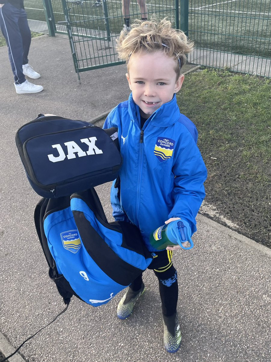RichRobbo9's tweet photo. Another awesome @CRFCcommunity soccer school this week for Jax, cheers @JackJuniorSmith John and @Gleisinger 💙💛⚽️👍🏼💪🏼 https://t.co/9gmFHvkhpv