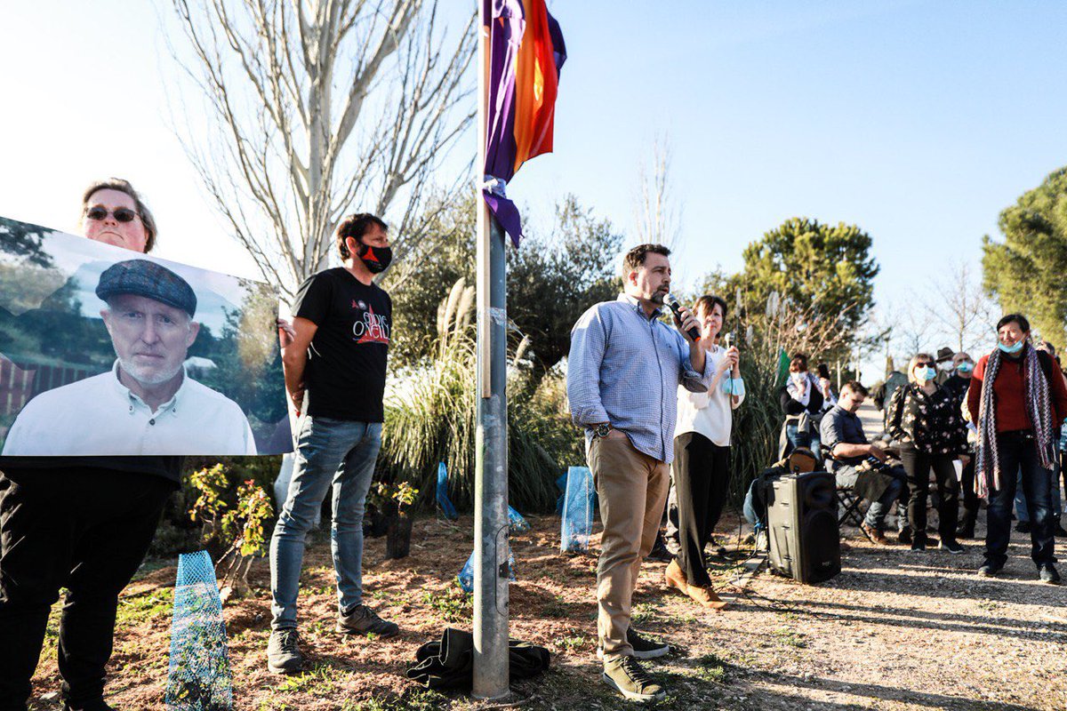 🤝 Esta tarde hemos acompañado a <a href="/BatallaJarama/">Batalla del Jarama</a> en el homenaje al brigadista irlandés Eddie O’Neill, republicano, antifascista e internacionalista. Rivas es una ciudad que nunca olvidará a quienes tanto hicieron para que hoy estemos aquí. Por la memoria y la justicia.