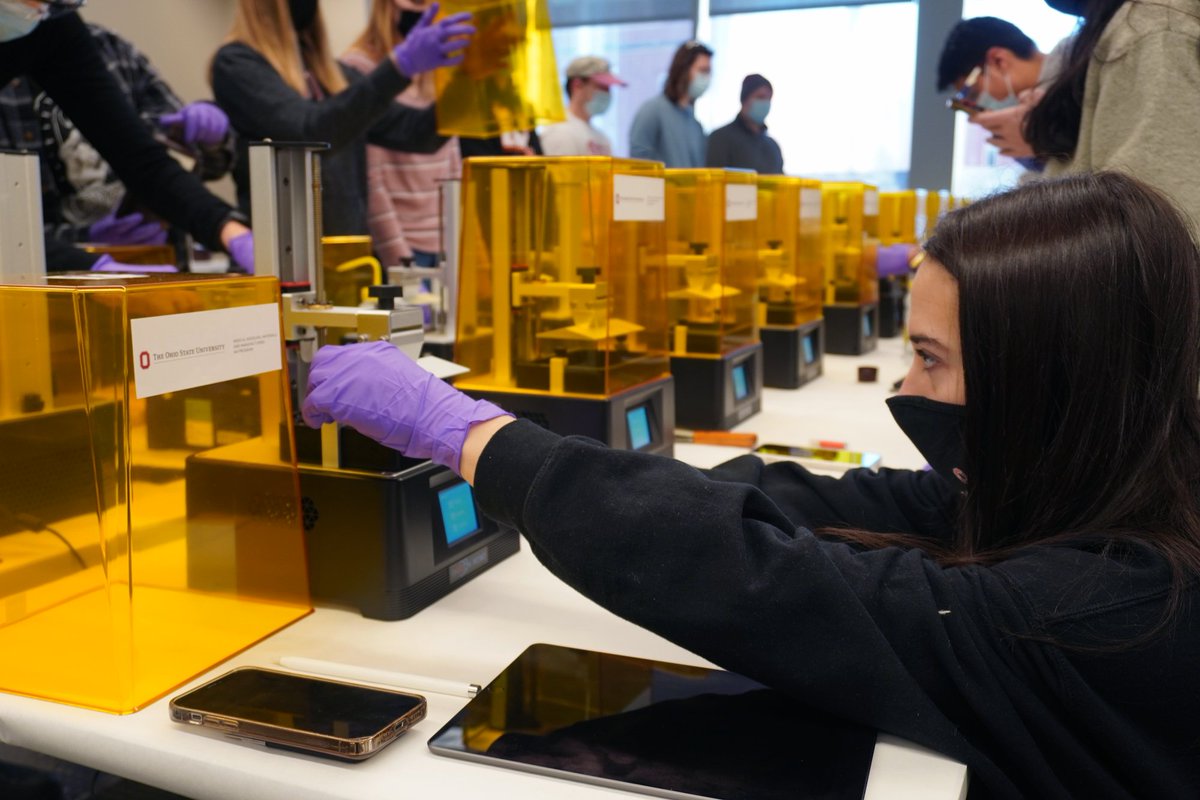 cdmeosu's tweet image. A new #3Dprinting lab opened its doors this week in the Health Sciences Library (@OSUhsl), which will allow more @OSUengineering and @OhioStateMed students to gain hands-on experience leveraging the technology for #biomedical applications. Read more at go.osu.edu/cdme-021922