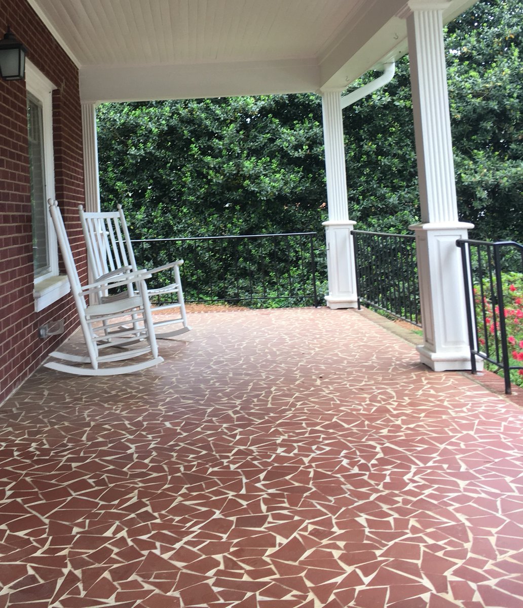 ArtHistoryElon's tweet photo. Hey ARH @ElonAlumni (and friends)! If you're on @LinkedIn look for our new ARH@Elon group. We started this space so we can #LearnMore bout your accomplishments &amp; build new connections! Consider it a digital extension of the #PowellHouse Porch! #LMTAH #LearnMore #TakeArtHistory https://t.co/l6qfD8FgwZ