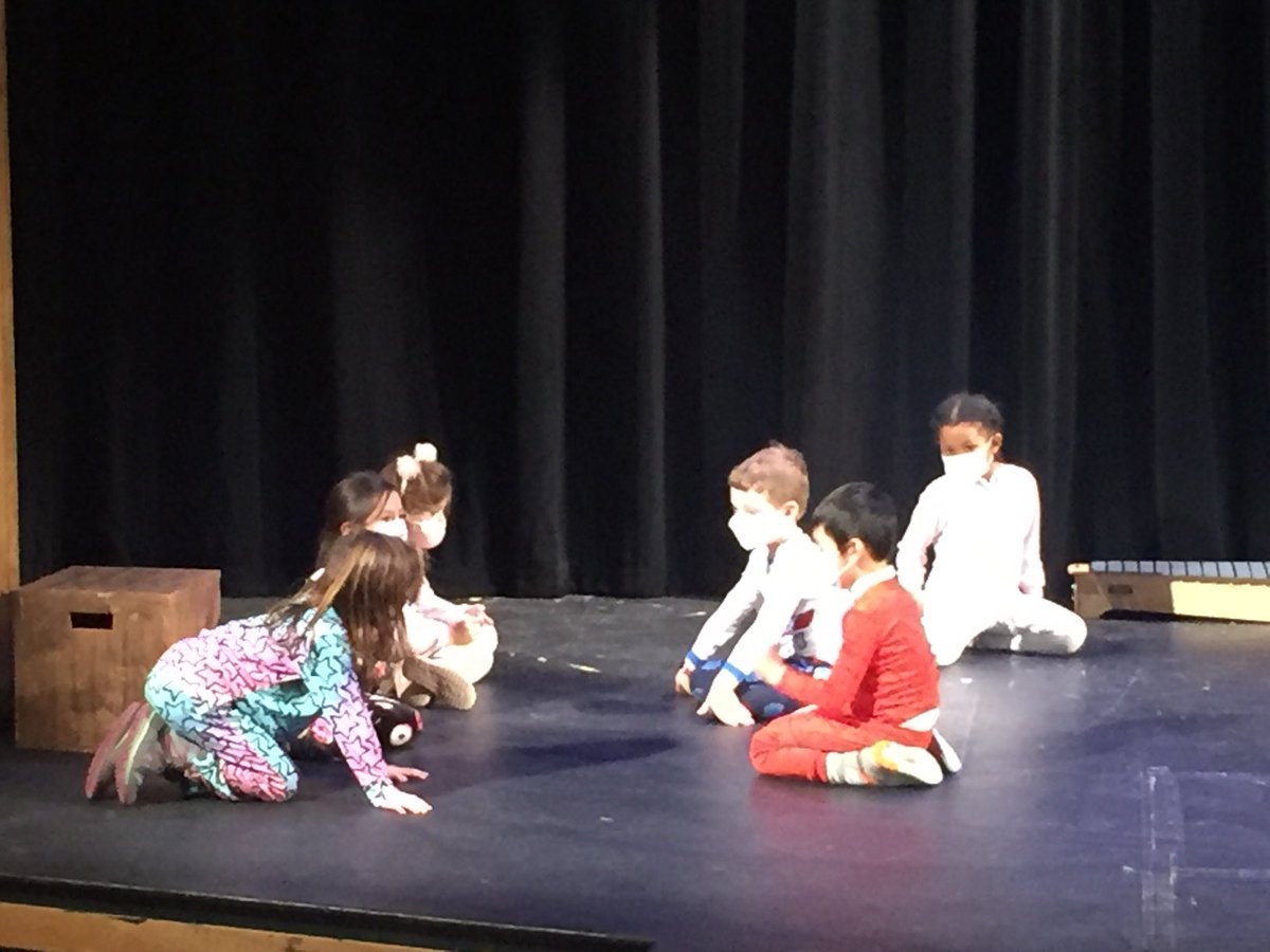 CourtneyMcGil14's tweet photo. Today’s 1st and 2nd Grade Informances! Students ⁦@brimmerandmay⁩ shared their creative arts work! https://t.co/Ew7VKD784B