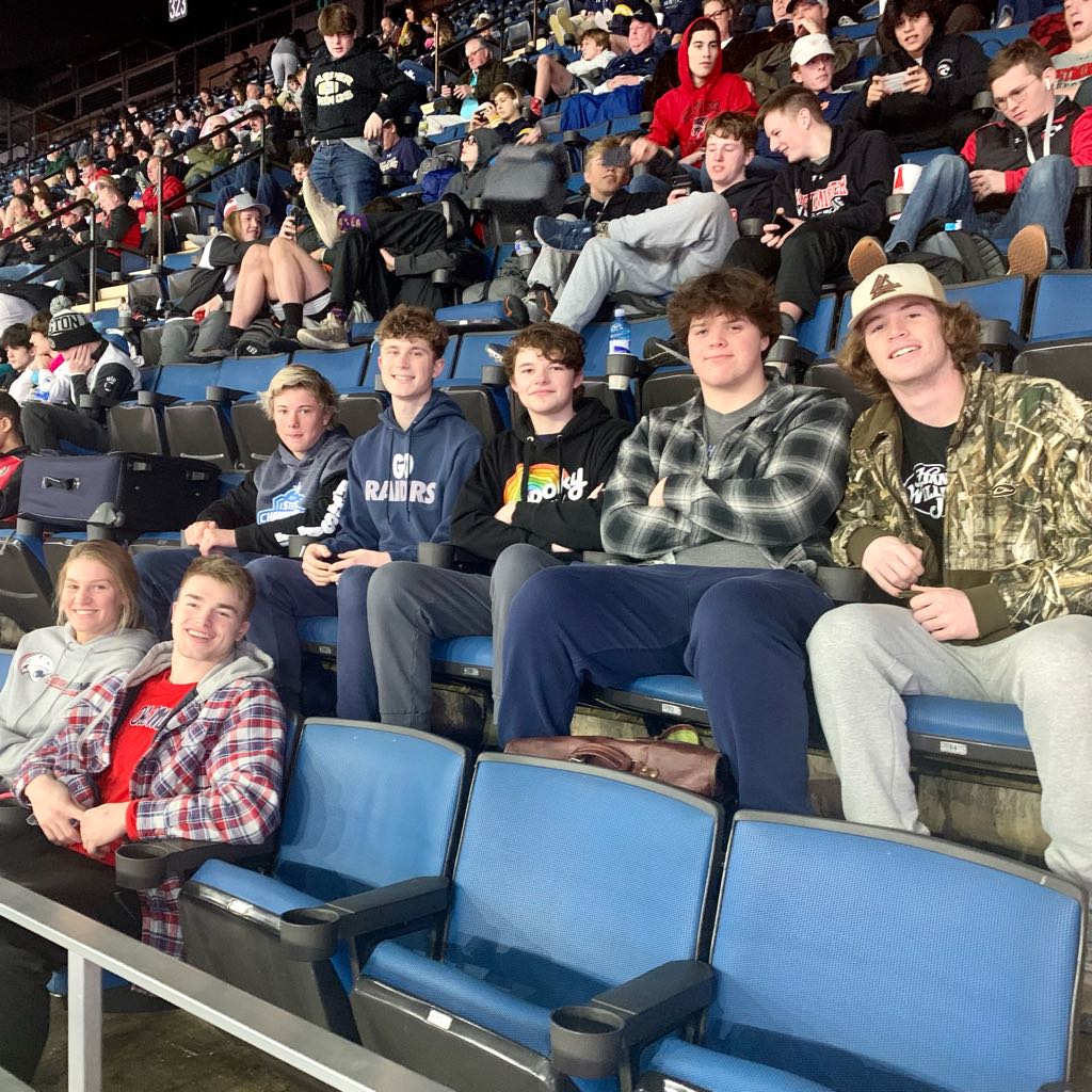 RRaidersAthl's tweet photo. Race took the #1 seed to the final minute of the 3rd and final period before losing a tough one. Now it’s time to battle in the consolation round! Next match should be in less than an hour! Appreciate the Raider Nation showing up! #RaidersAtState #GoRaiders #RaiseTheR https://t.co/r5be5CIVyo