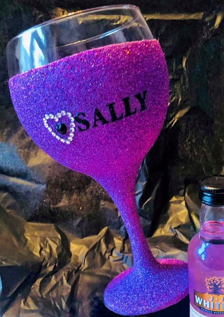 It's Friday night &amp; to #celebrate not going into hospital this weekend - it's time for #gin. 🍹

 And in my new #sparkly #purple #GinGlass to boot! ✨💜

#Glitter #Sparkle #Sparkles #PurpleSparkles #GnT #Celebration #FriYay #SparklyGin #GnT #FridayFun #Personalised #Present #Gift
