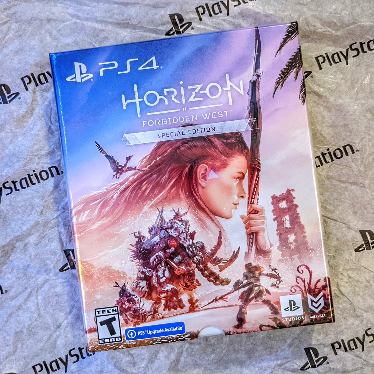 PureRuby87_Fan's tweet photo. @PureRuby87 Update: It's here!!! Even came wrapped up in this cool PlayStation tissue paper. https://t.co/lMfR2USR9e