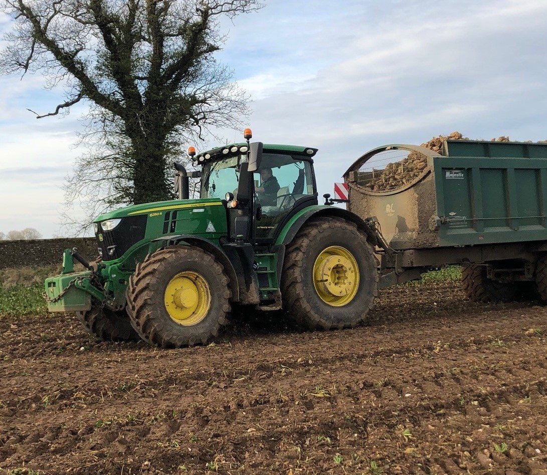 BenBurgessAg's tweet photo. Precision Ag &amp; Optimisation Specialist Joe Howard set this John Deere 6250R off on it first job at CJC Lee. It's fully kitted out with precision ag technology and full MyJohnDeere connectivity! #JohnDeere #ConnectedMachine https://t.co/BkAeHIZj81