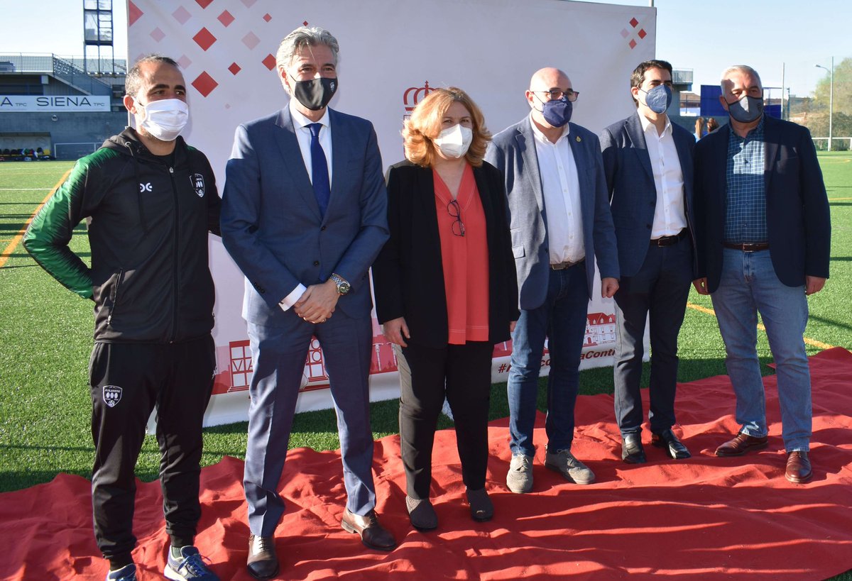 AD_Alcorcon's tweet photo. 🗣 Gracias al @AytoAlcorcon por la invitación a participar en la inauguración del Campo #IkerCasillas, tras la renovación del césped de los campos municipales del Área de Santo Domingo. https://t.co/KvyDJJCj7Y