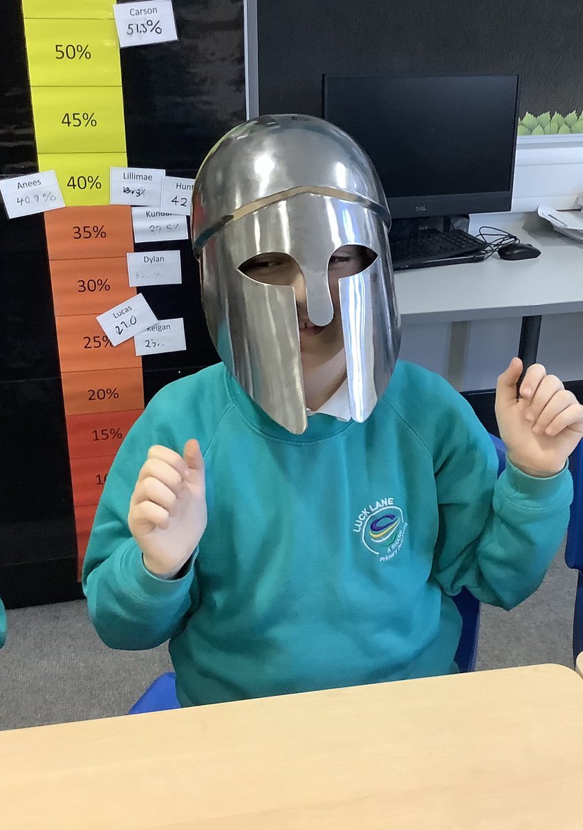 LuckLanepri's tweet photo. Y5 enjoyed their visit with @jeffery99067158. Looking at fossils and taking part in an archaeological dig. https://t.co/0YNaKUPQlo