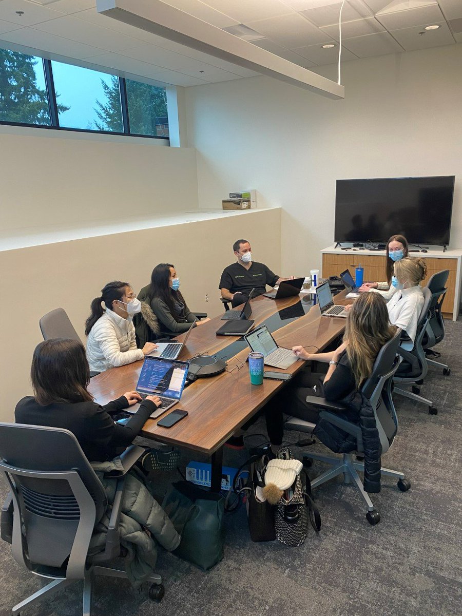 At the beginning of the month, RestorePDX moved to our new home in Lake Oswego. Last week, students from The National University of Natural Medicine toured our new facility and Dr. Manning spoke with them about regenative medicine.