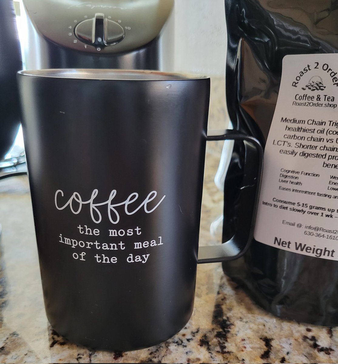 It's a fun Friday, share w/us! Post a pic of your favorite mug!!!

#roast2order #mycoffeemug #freshlyroastedcoffee